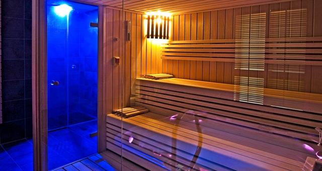 Sauna and shower emotional at the Best Western Hotel Genio in Turin